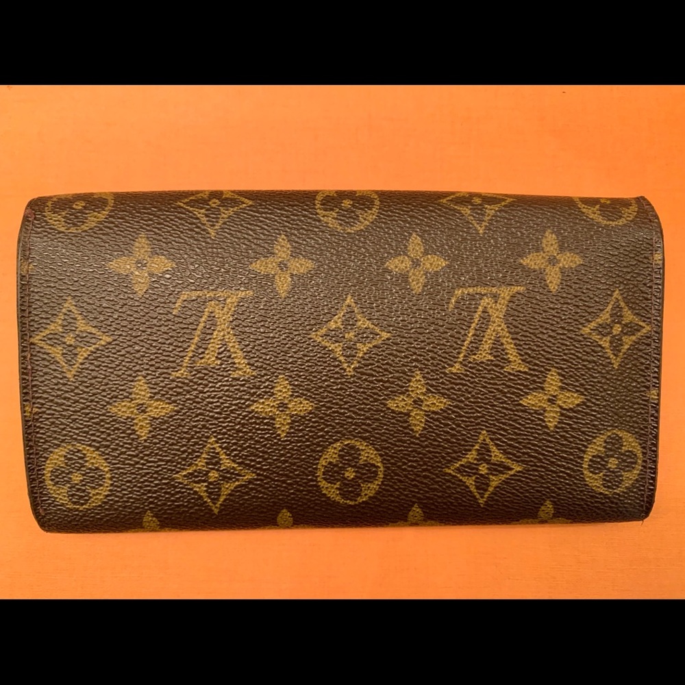 #SOLD ON ANOTHER SITE# LVMonogram Wallet Cross Bag - Picture 9 of 9